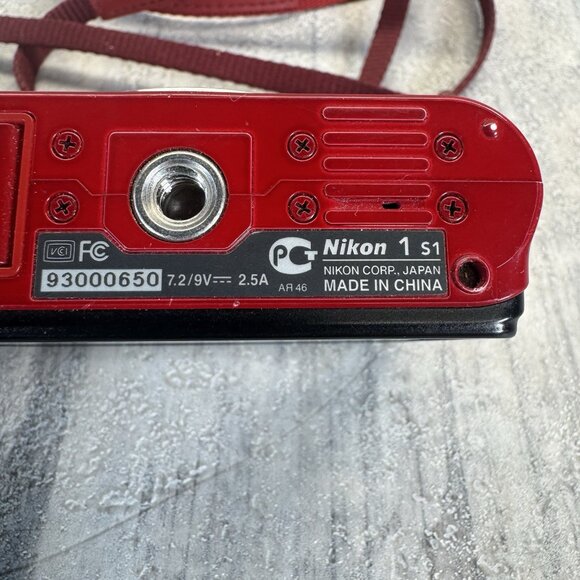 Nikon 1 S1 Mirrorless Point & Shoot Digital Camera Red Body Only For Parts - Picture 11 of 11